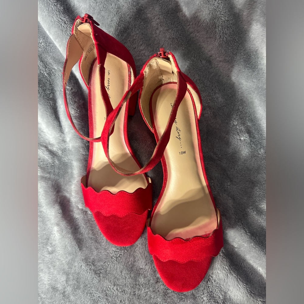 Suede Easy to Wear Sandals Low Heel & Ankle Strap
- Red Must Have For the Season